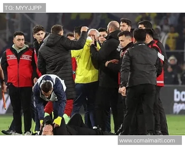 足球明星在赌场遭遇暴力事件引发舆论热议背后真相令人震惊